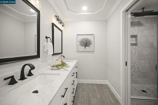 600 Terra California Dr, Walnut Creek CA: https://media.crmls.org/mediaz/2122e28b-72fd-4767-8006-79a99a591a02.jpg
