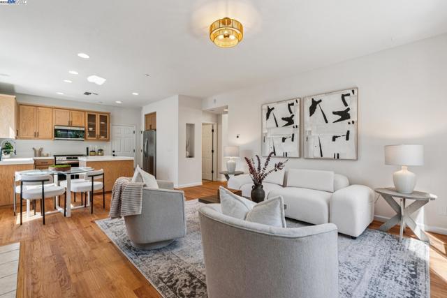 5929 Linwood Cmn, Livermore CA: https://media.crmls.org/mediaz/21231ea9-c758-4ff7-b1ee-b6c9ac709c8b.jpg
