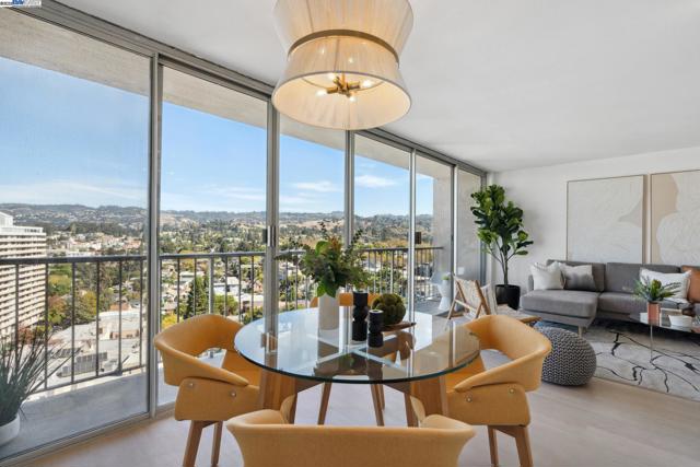 1 Kelton Ct, Oakland CA: https://media.crmls.org/mediaz/212480b8-dd8b-49d1-968d-77c28880e7c4.jpg
