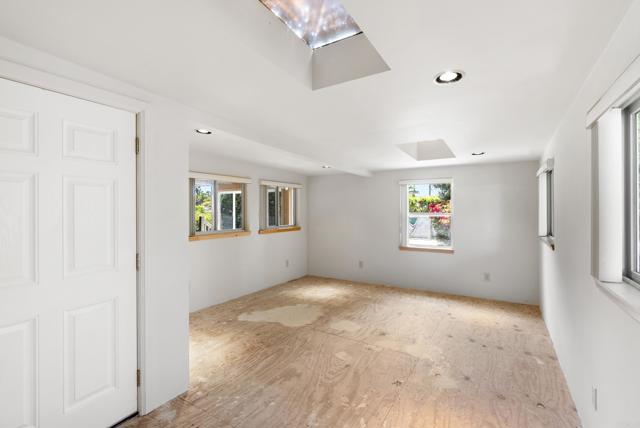 1120 Devonshire Drive, Ocean Beach (San Diego) CA: https://media.crmls.org/mediaz/21256665-a240-42f2-a392-8de681ebbc07.jpg