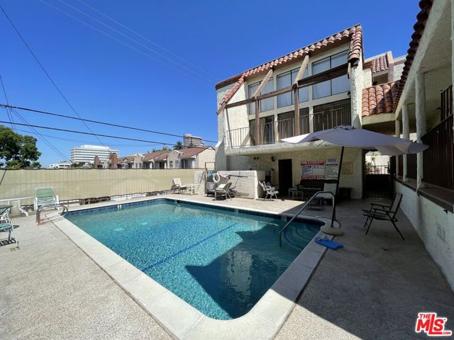 323 North Jackson Street, 120 photo 17