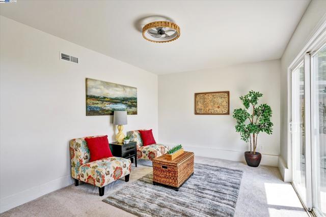 33039 Palmetto Dr, Union City CA: https://media.crmls.org/mediaz/2125fb9d-012a-49c7-aa60-d351df0ef519.jpg
