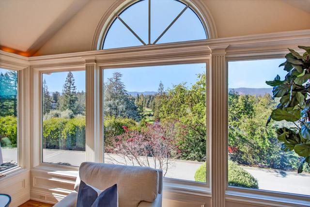 1110 Trinity Drive, Menlo Park CA: https://media.crmls.org/mediaz/21260ec3-f482-47dc-8263-d322ecb56224.jpg