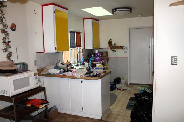 1830 Alegre Dr, Tracy CA: https://media.crmls.org/mediaz/21264b9c-38c3-4718-b51c-31e2a00dc317.jpg