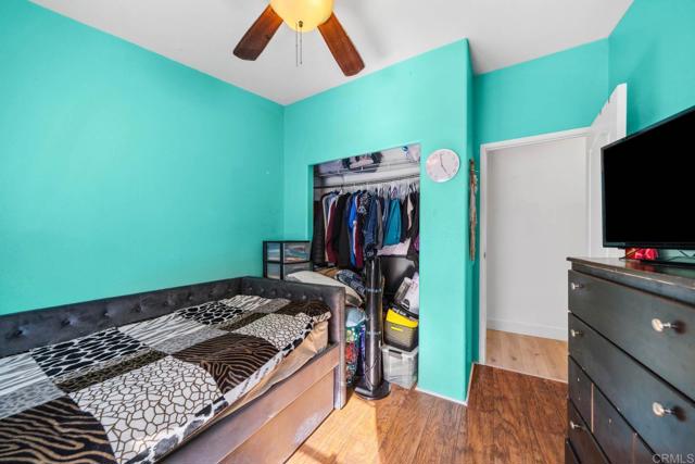 402 63Rd Street, San Diego CA: https://media.crmls.org/mediaz/21266991-cb69-4853-a931-c4d313bdc336.jpg