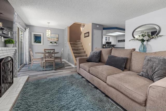 10160 Palm Glen Dr, Santee CA: https://media.crmls.org/mediaz/2126a02e-1ad4-4b47-a3c2-84b5407f7a9c.jpg