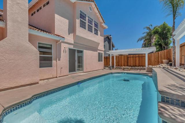 2161 Teakwood Court, Hollister CA: https://media.crmls.org/mediaz/2126d0ea-55df-4b6c-bd72-bbfbc97c61dc.jpg