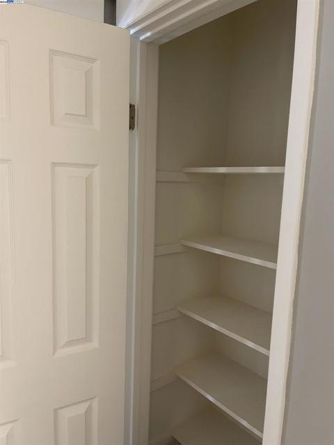 185 Sierra Dr, Walnut Creek CA: https://media.crmls.org/mediaz/212739e0-e108-49e6-a31e-be30ec6858c3.jpg