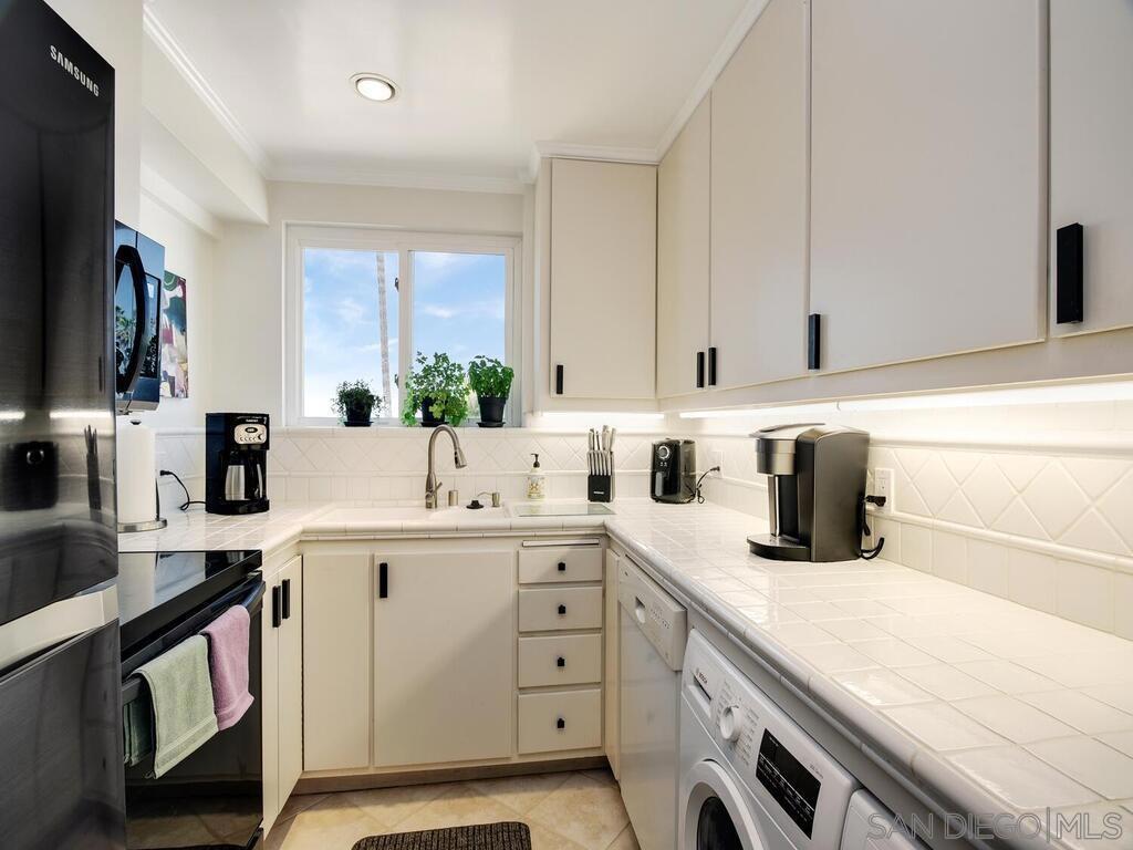 MLS #250043076SD image #25