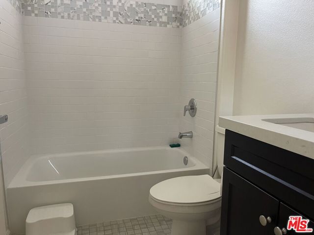 7937 N Keer Drive, Reseda CA: https://media.crmls.org/mediaz/21275d8c-6744-4afe-b83d-642929e4b0a1.jpg