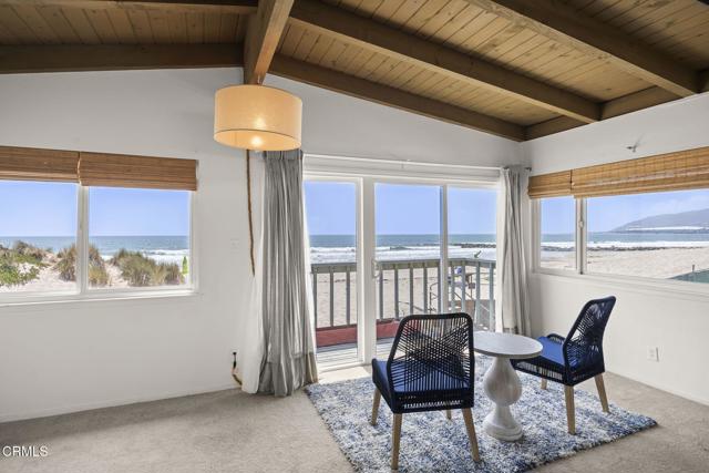 1218 Cornwall Lane, Ventura CA: https://media.crmls.org/mediaz/2127e119-e9bb-4720-a394-8a176ab9d664.jpg