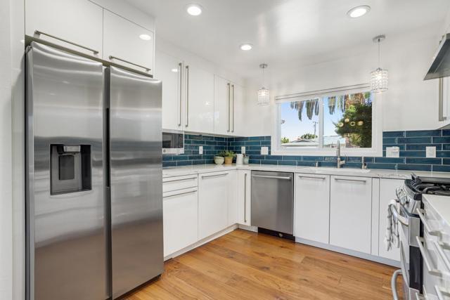 Image 12 of 39 For 3271 Catalina Avenue