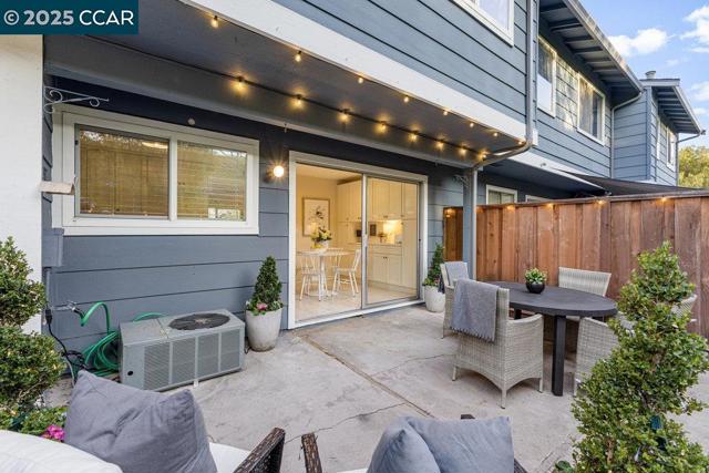 1048 SPRING VALLEY COMMON, Livermore CA: https://media.crmls.org/mediaz/21281f7b-be2f-4ed9-aba3-be7681961b83.jpg