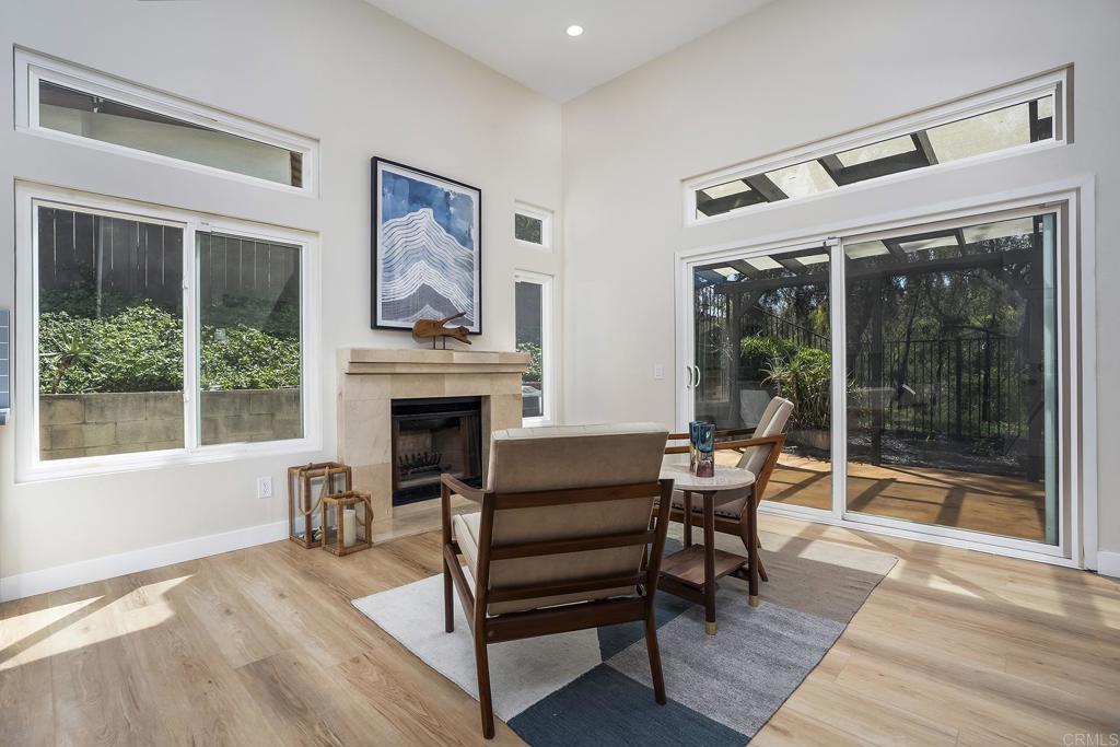 https://media.crmls.org/mediaz/21282a56-401f-43d6-a99d-0556b992b02e.jpg?preset=X-Large