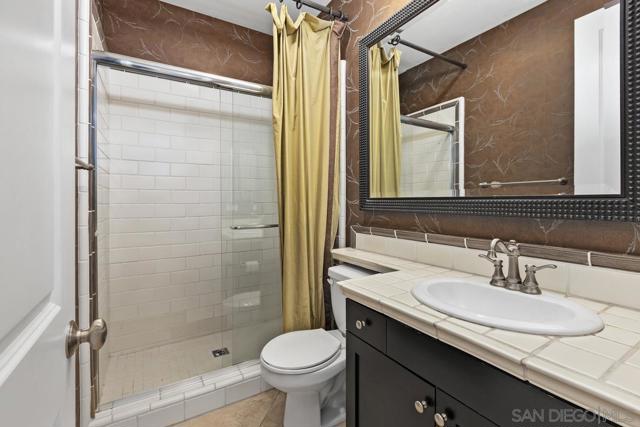 1833 Corte Galeana, Chula Vista CA: https://media.crmls.org/mediaz/21286294-71bc-4d0c-a8df-d99b59e448be.jpg