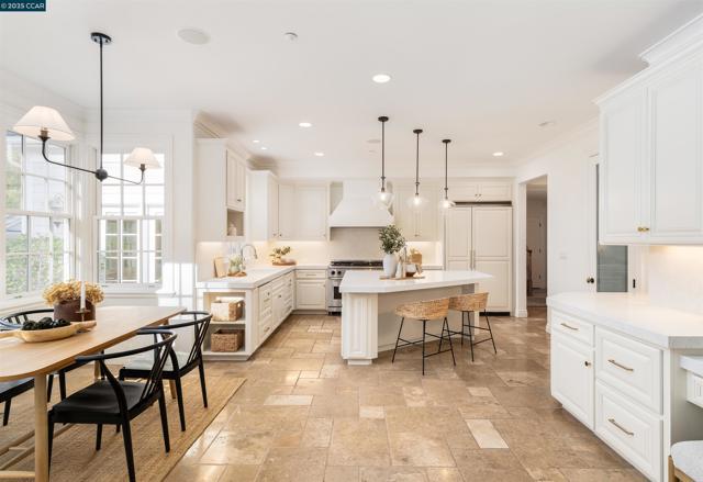 45 Lark Pl, Alamo CA: https://media.crmls.org/mediaz/21289063-5df9-49d6-b45b-03bd5e950fed.jpg