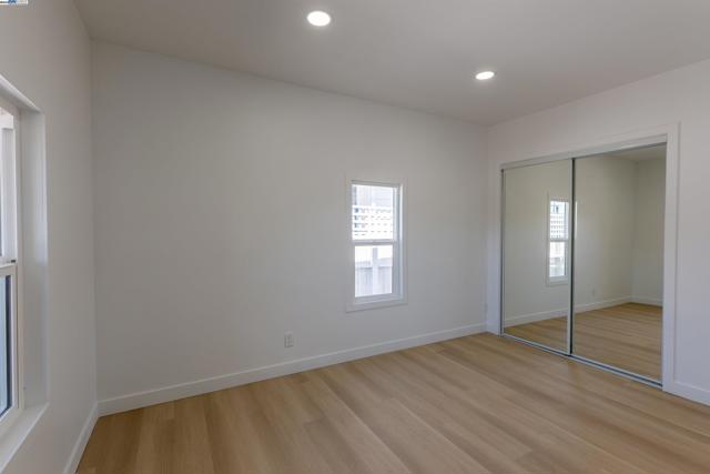 1276 64Th Ave, Oakland CA: https://media.crmls.org/mediaz/21290f4b-bb78-437a-b10d-adfbb0bce8a2.jpg
