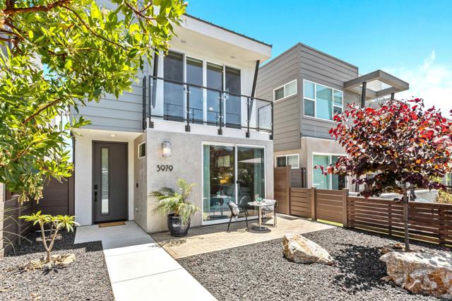 3979 Shasta St, San Diego CA: https://media.crmls.org/mediaz/212964b5-c900-4d7b-942e-05ea5a26d542.jpg