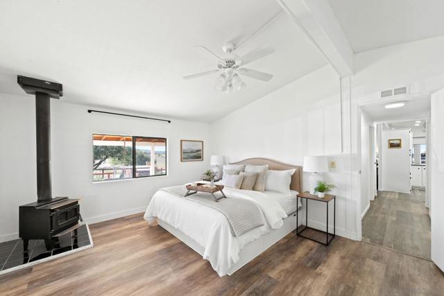 40110 Angora Ln, Temecula CA: https://media.crmls.org/mediaz/2129ffd2-099e-432b-a942-9e7140ee849f.jpg