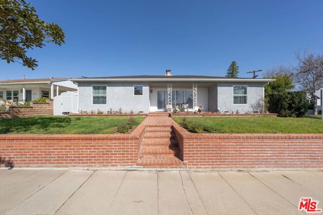 7101 Dunfield Ave, Los Angeles, CA 90045