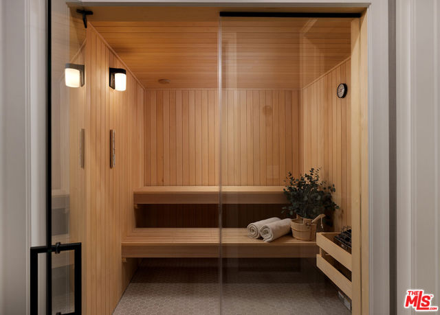 1628 Georgina Avenue, Santa Monica CA: https://media.crmls.org/mediaz/212a8b83-72e0-46ad-8434-c330297a22b3.jpg