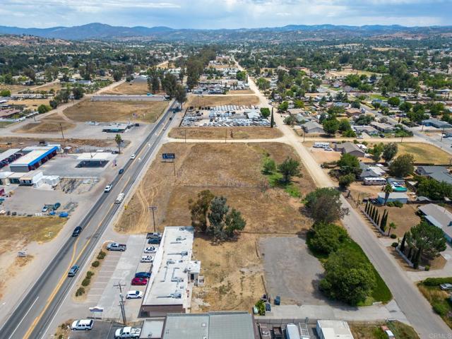 2548 Main Street, Ramona CA: https://media.crmls.org/mediaz/212aa3b9-48ba-4805-8d3e-f3c9b09bcfd7.jpg