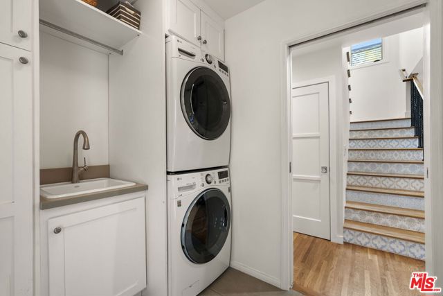 1618 S Durango Avenue, Los Angeles CA: https://media.crmls.org/mediaz/212af580-5e1f-464f-80d8-c93b50812959.jpg