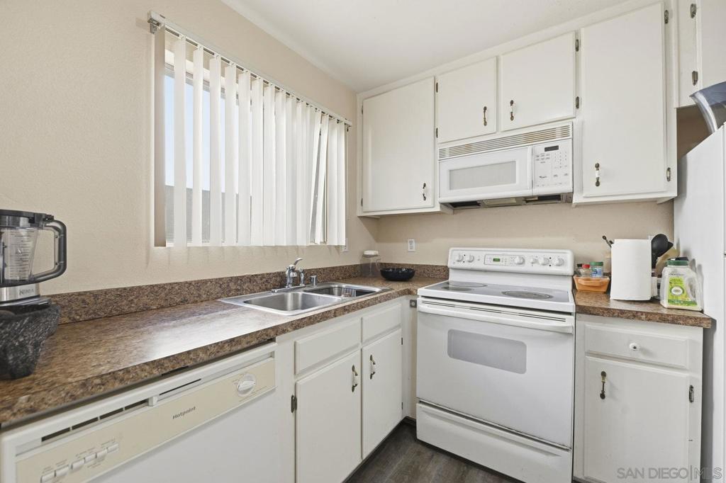 MLS #250042646SD image #17