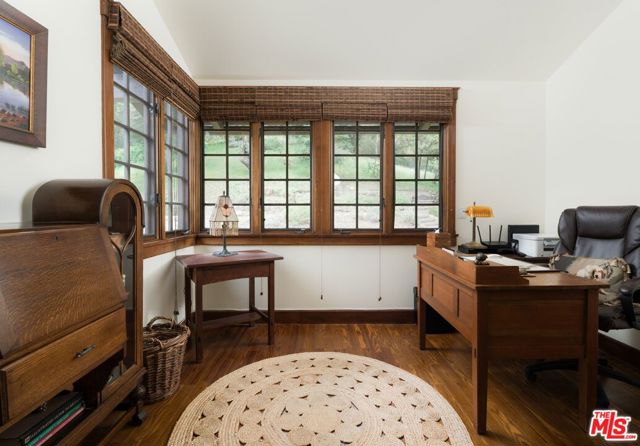4385 Via Presada, Santa Barbara CA: https://media.crmls.org/mediaz/212bfff8-09c2-4d32-b9f9-6162b196a5b9.jpg