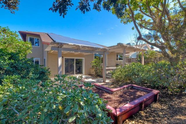 10434 Woodchuck Pt, San Diego CA: https://media.crmls.org/mediaz/212c2a6d-e81e-431b-a21e-f32c276f989c.jpg