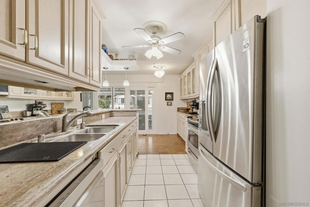 2364 Torrey Pines Rd. - photo 13