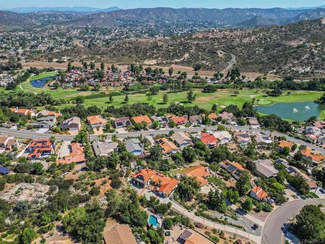 15549 Vista Vicente Dr, Ramona CA: https://media.crmls.org/mediaz/212d584e-e133-491d-9daf-6006edc62f11.jpg