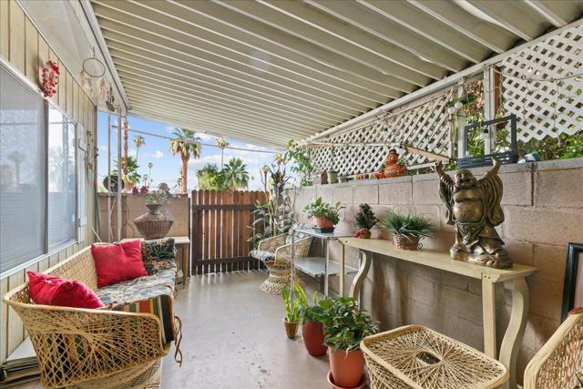 36 Club Circle Drive, Palm Springs CA: https://media.crmls.org/mediaz/212d59b0-400e-49cb-ac37-186b5b91ec66.jpg