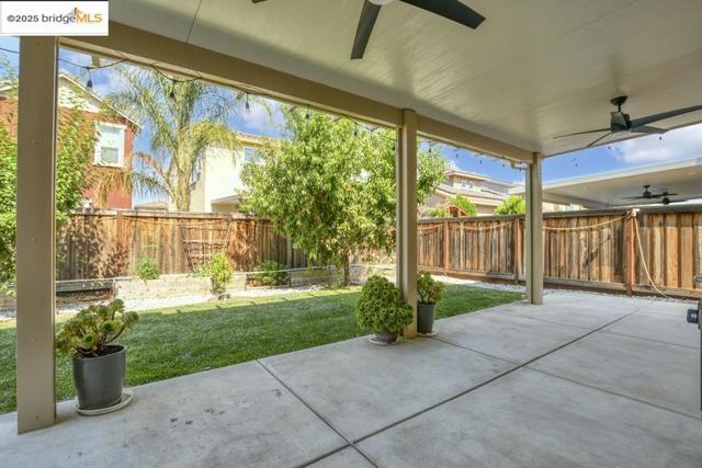 497 Tintori Ct, Brentwood CA: https://media.crmls.org/mediaz/212dbbcf-119f-4268-9165-11e95c945508.jpg