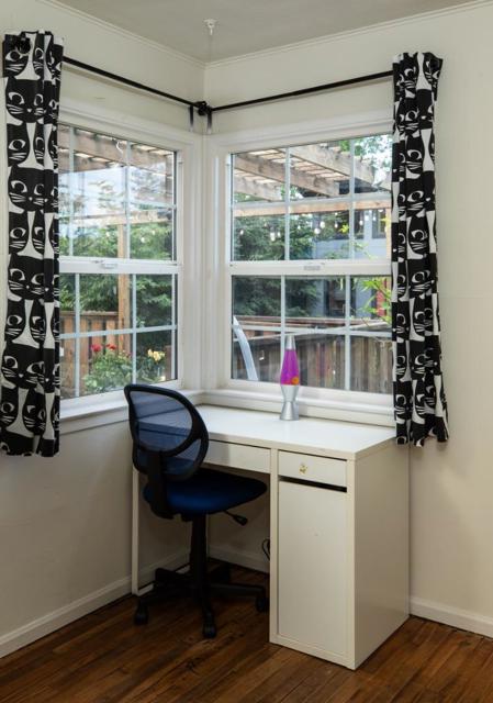 402 Poplar Avenue, Redwood City CA: https://media.crmls.org/mediaz/212e0d01-ed8f-452a-9b9f-6d5a5a80fc45.jpg