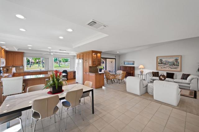 38 Conejo Circle, Palm Desert CA: https://media.crmls.org/mediaz/212e50dc-9904-45c9-93ba-68ad1579b78e.jpg