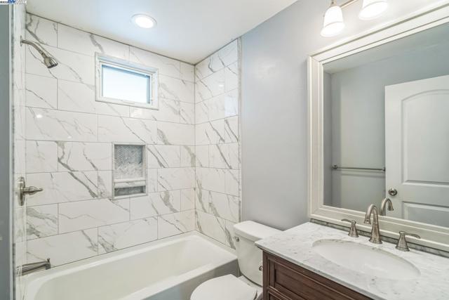 18698 Cull Canyon Rd, Castro Valley CA: https://media.crmls.org/mediaz/212e7331-bb6b-43f2-98d9-31a4827f8ba2.jpg