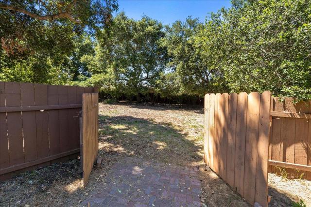 26388 Ginny Lane, Los Altos Hills CA: https://media.crmls.org/mediaz/212eb813-6772-4508-be9d-52f841acb1c8.jpg