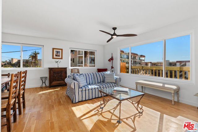 409 Arenoso Lane, San Clemente CA: https://media.crmls.org/mediaz/212f8be4-b039-4c09-beae-ae44c479e384.jpg