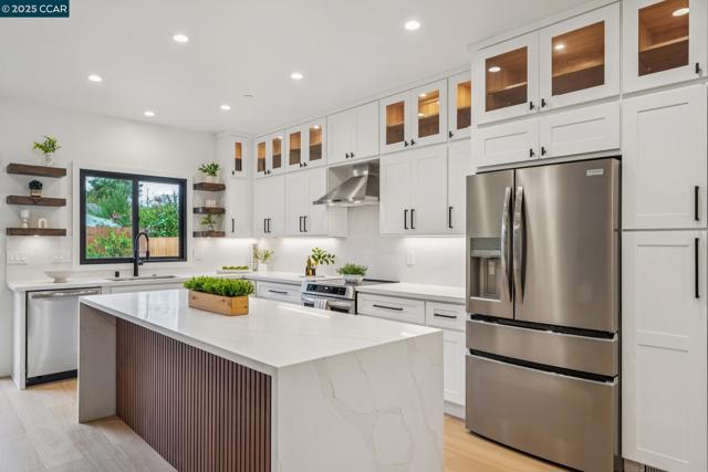 1126 Brighton Ave, Albany CA: https://media.crmls.org/mediaz/212fc38e-a699-44d5-9ba4-5d07f3bc6f8f.jpg