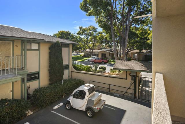 4651 Pico St, San Diego CA: https://media.crmls.org/mediaz/21302dc7-6e9f-49b0-8579-f12cba6afab9.jpg