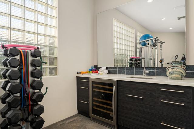 14 Stephen Terrace, Rancho Mirage CA: https://media.crmls.org/mediaz/213062b9-d19c-4d0d-a933-210688051a76.jpg