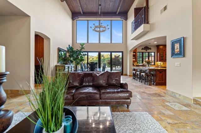 12220 Heritage Way, Gilroy CA: https://media.crmls.org/mediaz/21315429-bdc1-41e9-b91c-96cf3f09fb40.jpg
