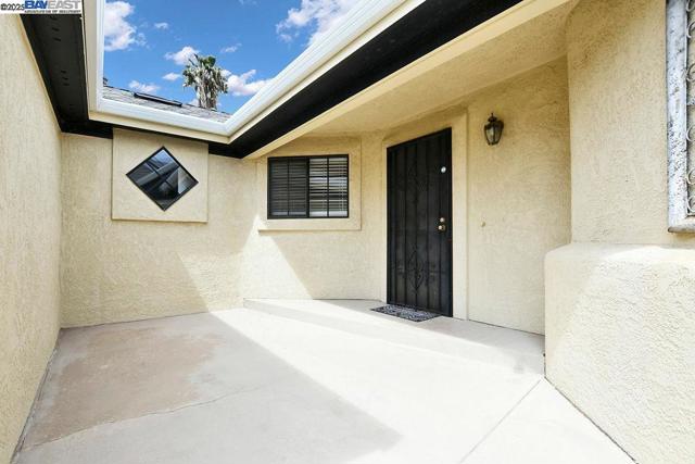 4691 Spinnaker Way, Discovery Bay CA: https://media.crmls.org/mediaz/213246db-f8ff-4eb4-b78e-bcd40e52627b.jpg