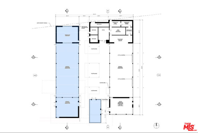 5949 Bonsall Drive, Malibu CA: https://media.crmls.org/mediaz/2133159c-fae6-498c-9dd4-97498a61189a.jpg