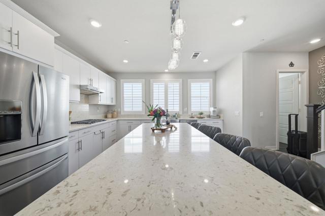 Detail Gallery Image 30 of 72 For 2056 Callisto Terrace, Chula Vista,  CA 91915 - 3 Beds | 3/1 Baths