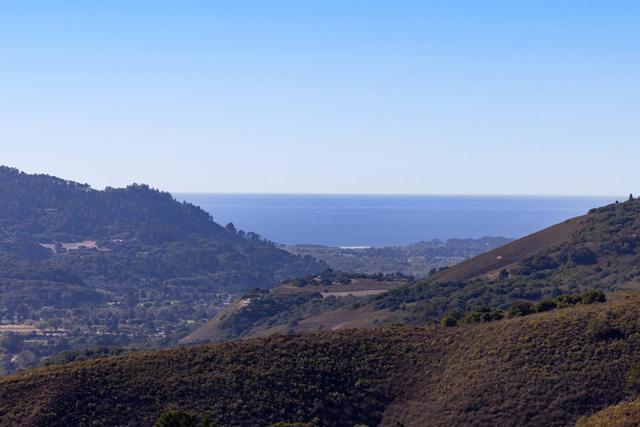 10190 Calle De Robles, Carmel CA: https://media.crmls.org/mediaz/21352979-6df3-4874-ae99-c7bb7088b6cc.jpg