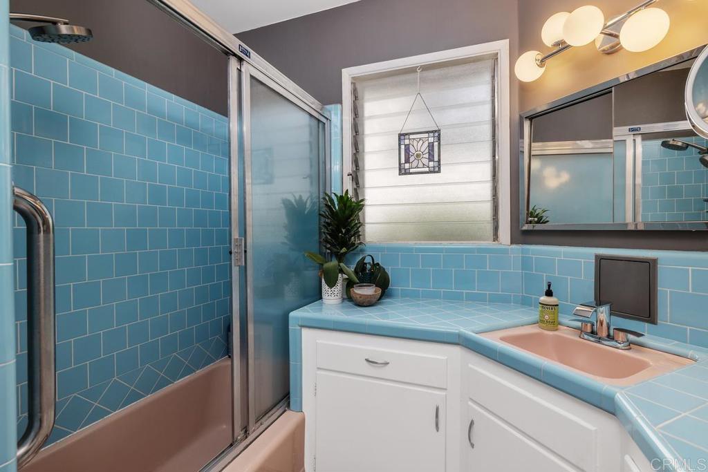 1718 Law Street - photo 19