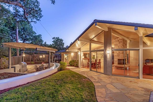 19740 GLEN BRAE Drive, Saratoga CA: https://media.crmls.org/mediaz/2137dc4c-9326-4d81-992e-f9d322e4f506.jpg