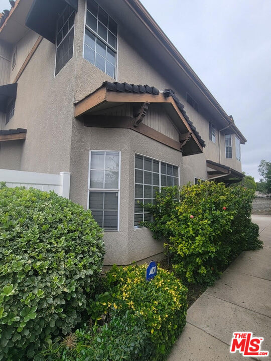 20851 Community Street, 10 photo 2